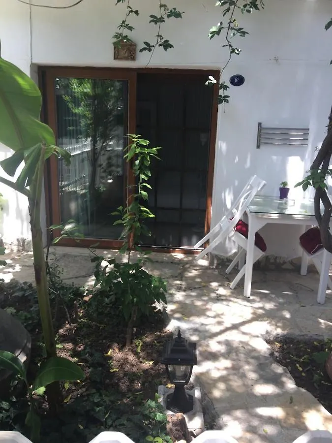 Iyon Pansiyon Foça Han/Misafirhane