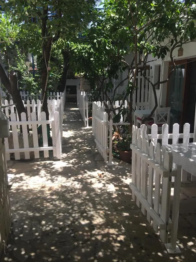 Iyon Pansiyon Foça