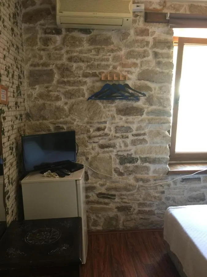 Inn Iyon Pansiyon Foca