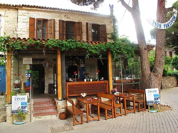 Iyon Pansiyon Foca Inn