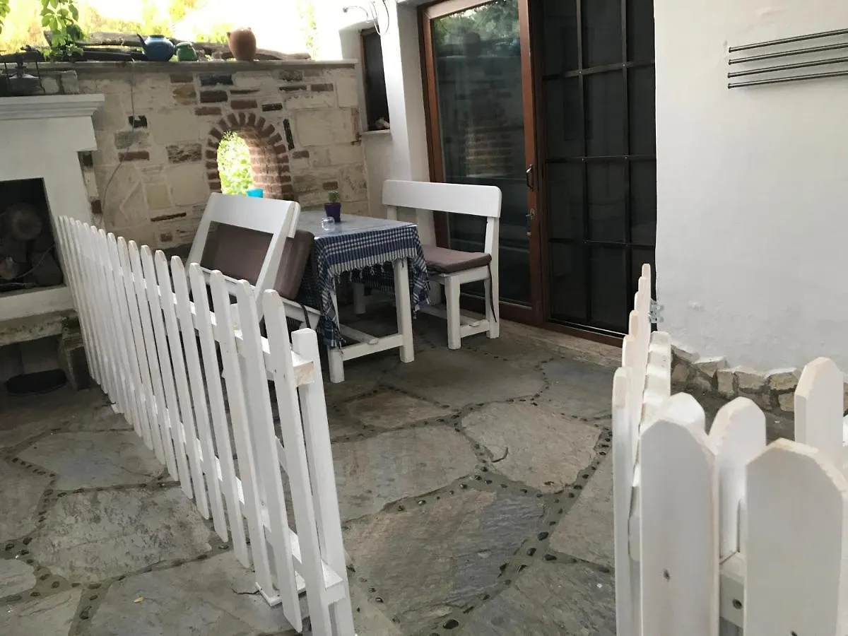 Iyon Pansiyon Foca Turkey